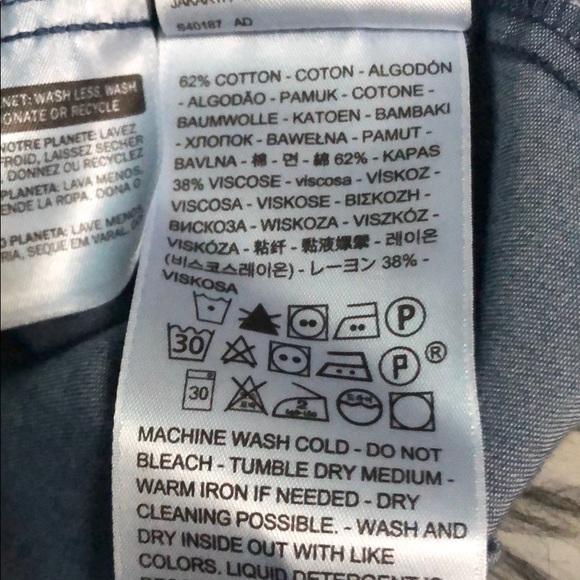 Levis Women. LESLIE TOP BLUE Nwt. - Picture 5 of 7